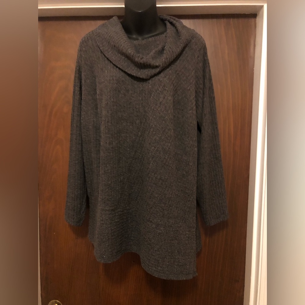 Alyx Gray Asymmetrical Top - size 0x